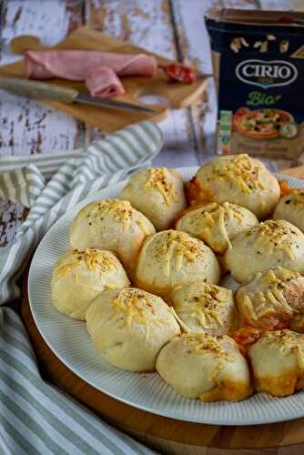 Stuffed pizza rolls