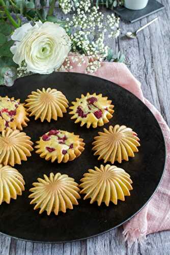 Petits gâteaux crème de coco et framboises