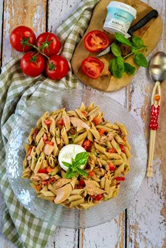 Salade de pâtes aux 2 tomates thon et burrata