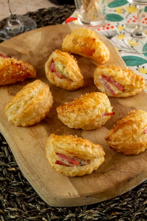 Chaussons feuilletés jambon fromage ail et fines herbes