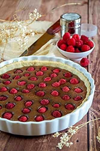 Tarte au chocolat et framboises