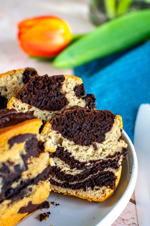 Banana bread marbré