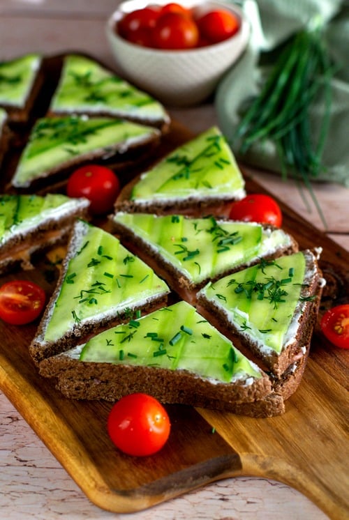 Sandwichs truite fumée et concombre
