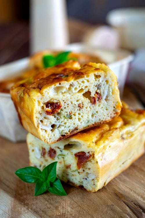 Cake léger aux tomates séchées & chèvre