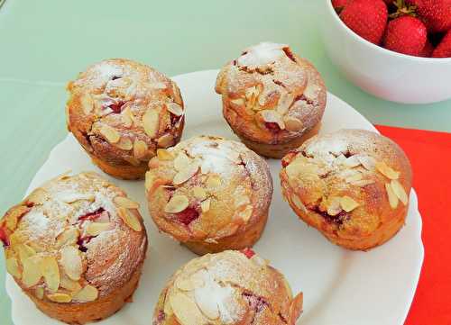 Gâteau au yaourt, citron et fraises