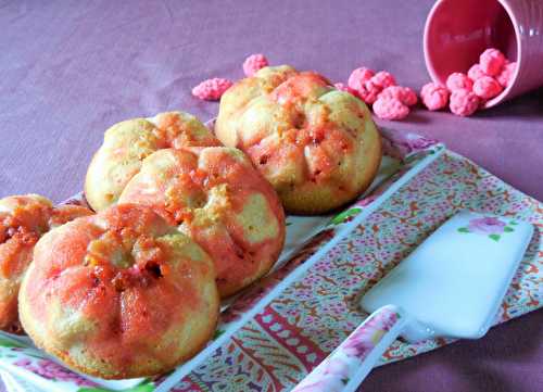 Petits gâteaux aux pralines roses et chocolat blanc