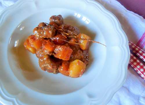 Ragoût de boeuf, carottes et pommes de terre
