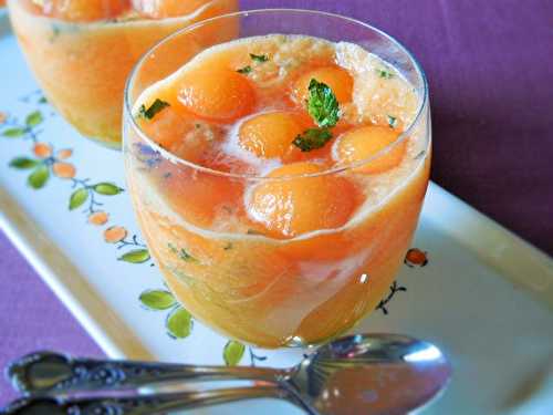 Soupe de melon glacée à la menthe