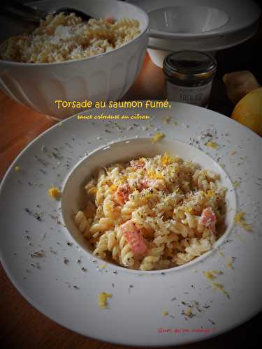 Torsade au saumon fumé, sauce crémeuse au citron