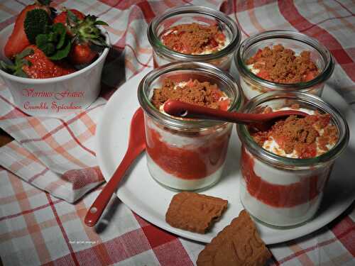 Verrines fraises, crumble de spéculoos