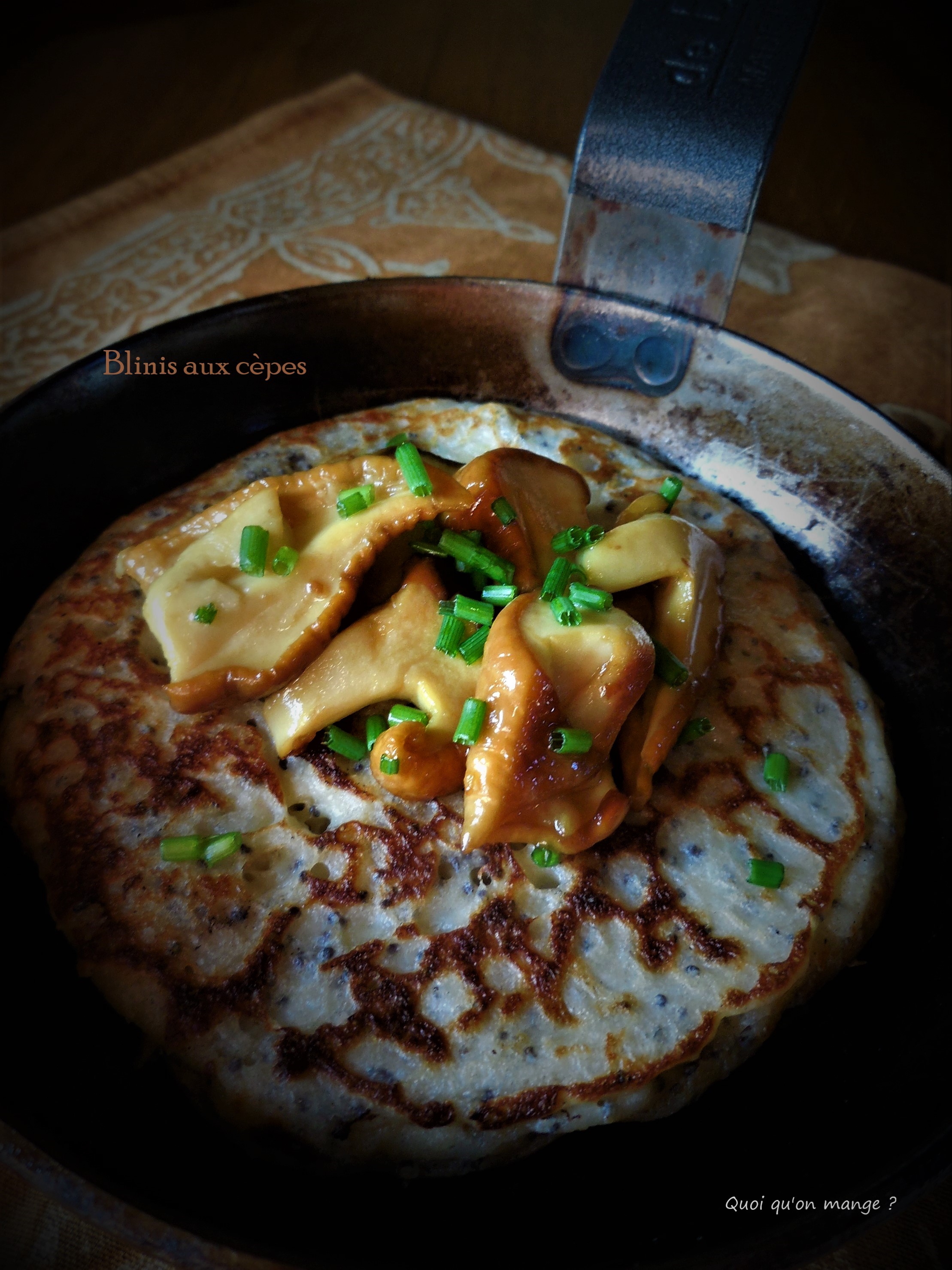 Cèpes sur blinis au pavot