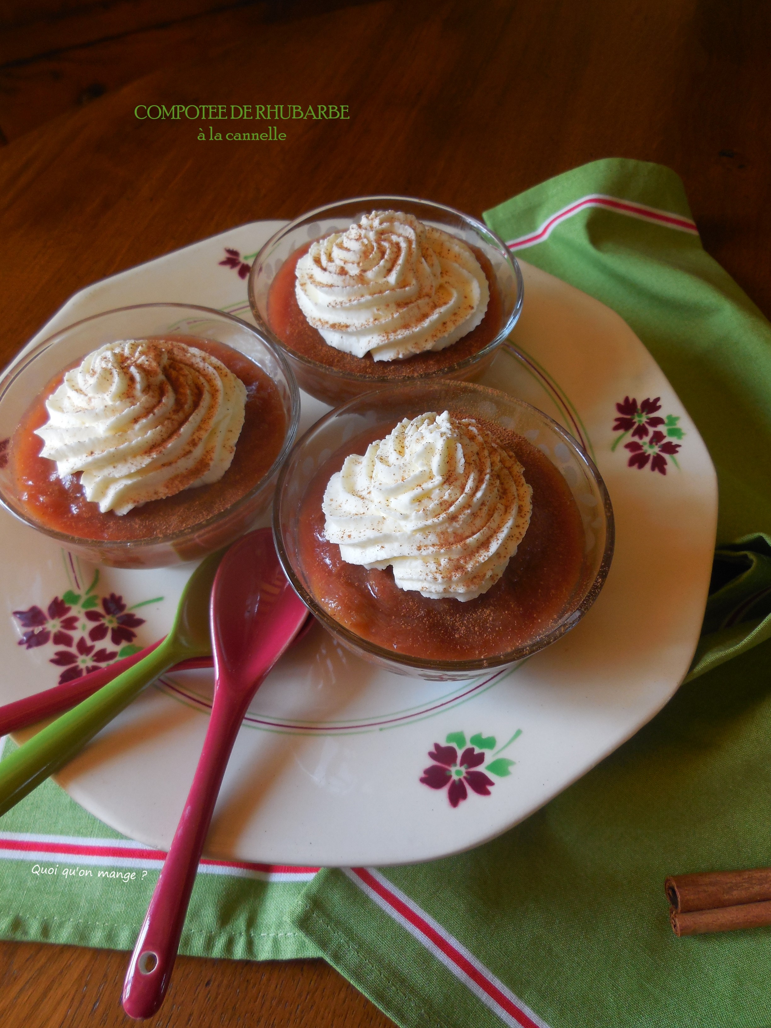 Compotée de rhubarbe à la cannelle