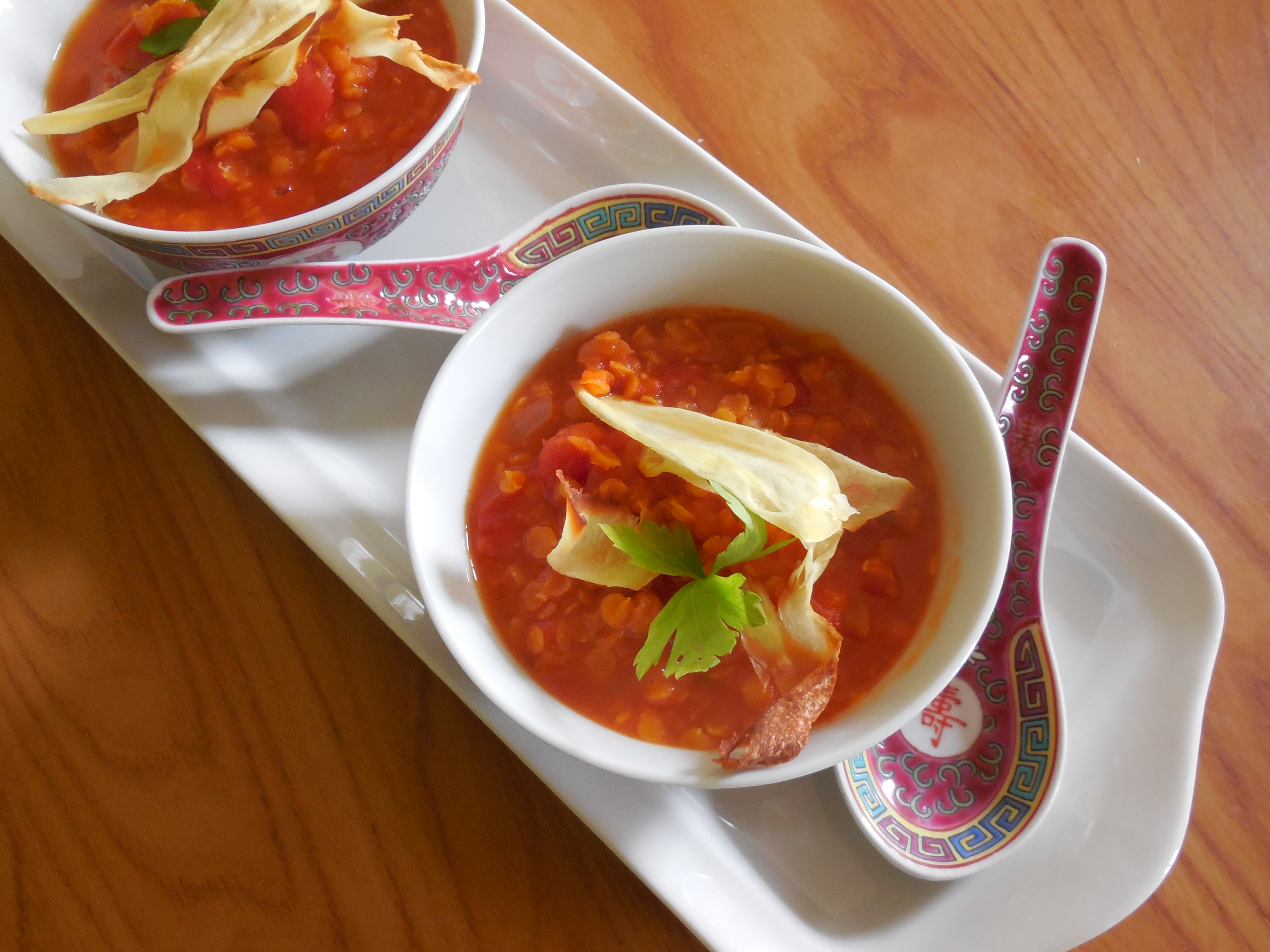 Dhal de lentilles corail et chips de panais