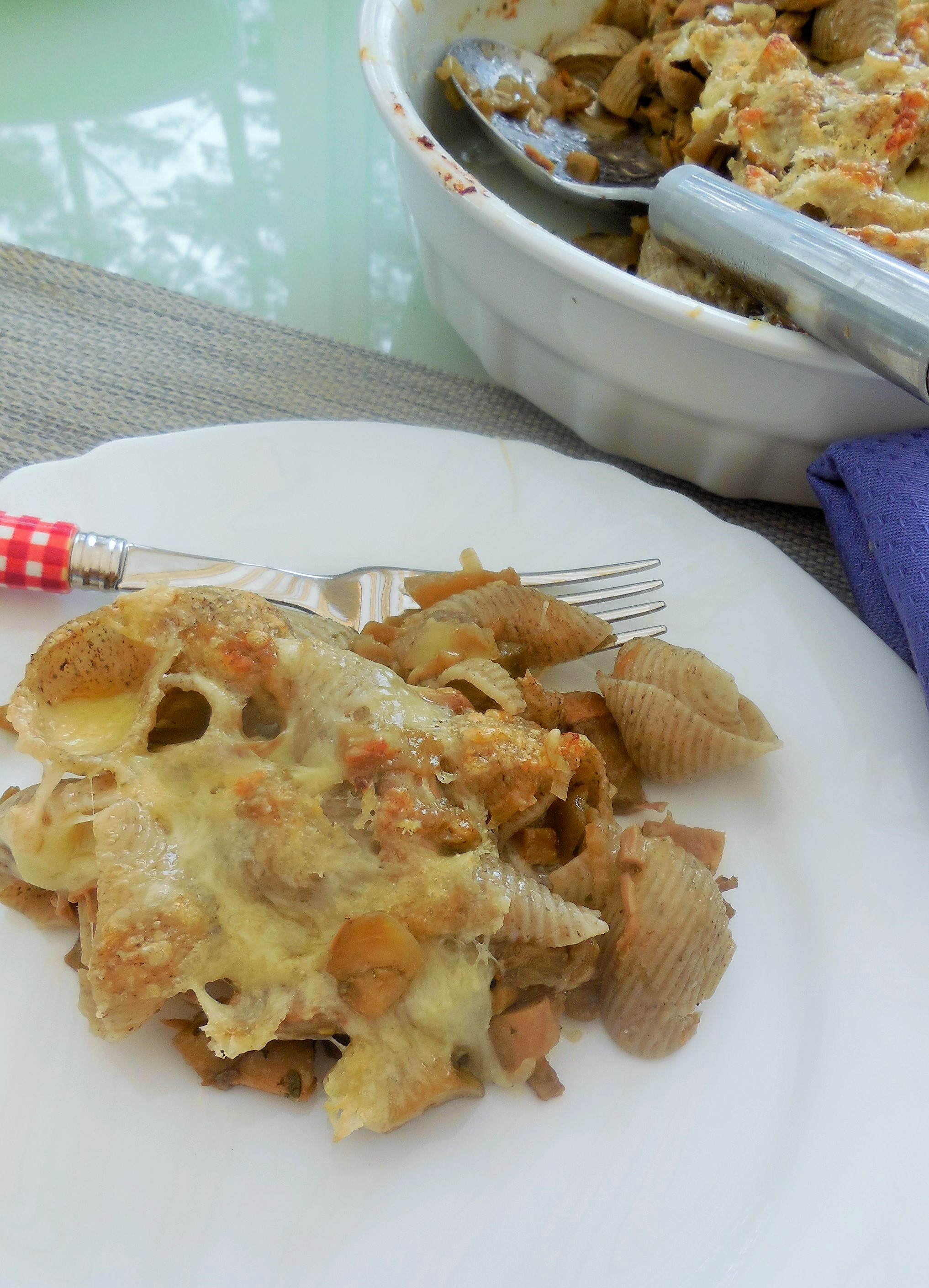 Gratin de pâtes aux aubergines et au poulet