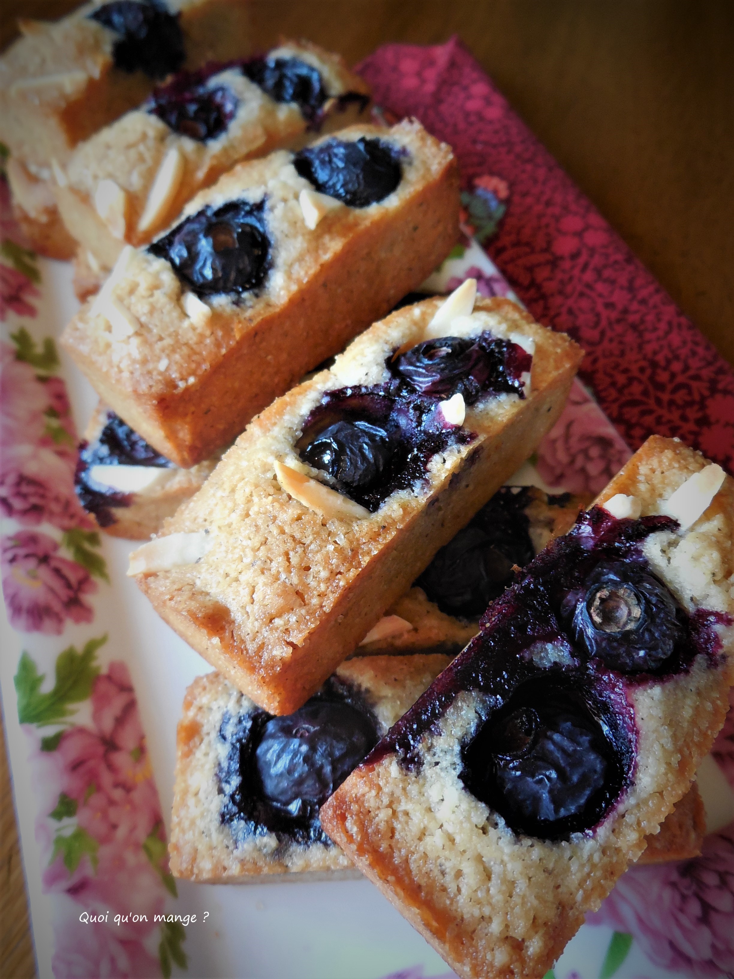 Mini financiers aux amandes et myrtilles