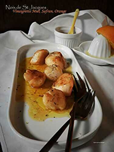 Noix de Saint-Jacques à La Luna sur fondue de poireaux