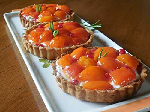 Tartelettes aux abricots rôtis au miel de romarin