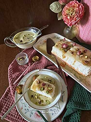 Comme un Gâteau Neige une Ile Flottante Coulis à la Pistache