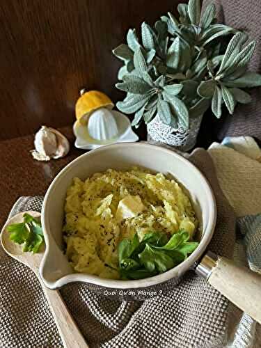 Ecrasé de Pommes de Terre Grenaille – Ail – Huile d’Olive et Citron
[tout simple pourtant si bon]