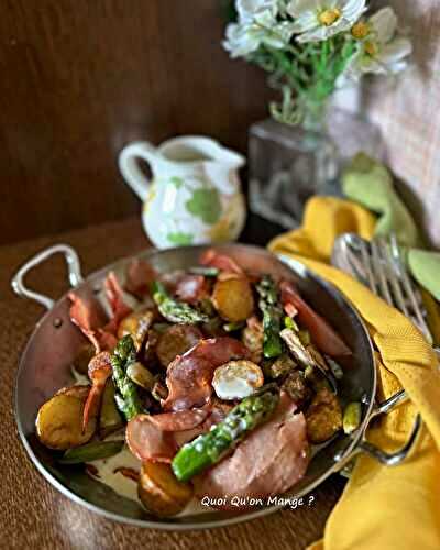 Poêlée Pommes de Terre de Noirmoutier – Asperges Vertes & Bacon grillé | Sauce au Camembert