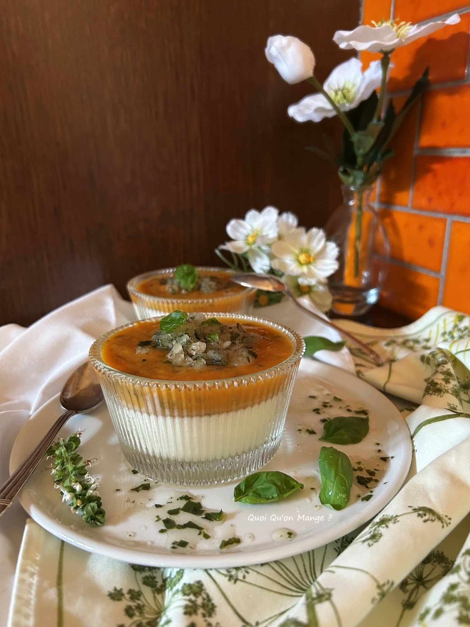Douceur de l’été | Panna Cotta au Basilic – Coulis Pêches et Basilic – Granité de Basilic