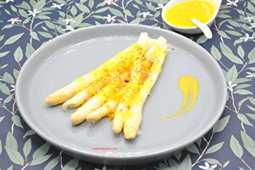 Asperges blanches sauce maltaise