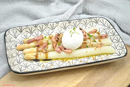 Asperges lardons et œuf mollet