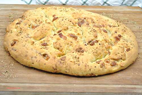 Fougasse lardons fromage au poivre