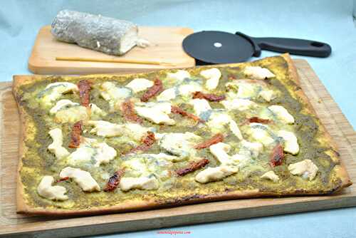 Pizza pesto de coriandre poulet