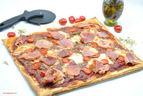 Pizza tomates, mozzarella et jambon