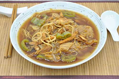 Soupe de nouilles parfumée au poulet