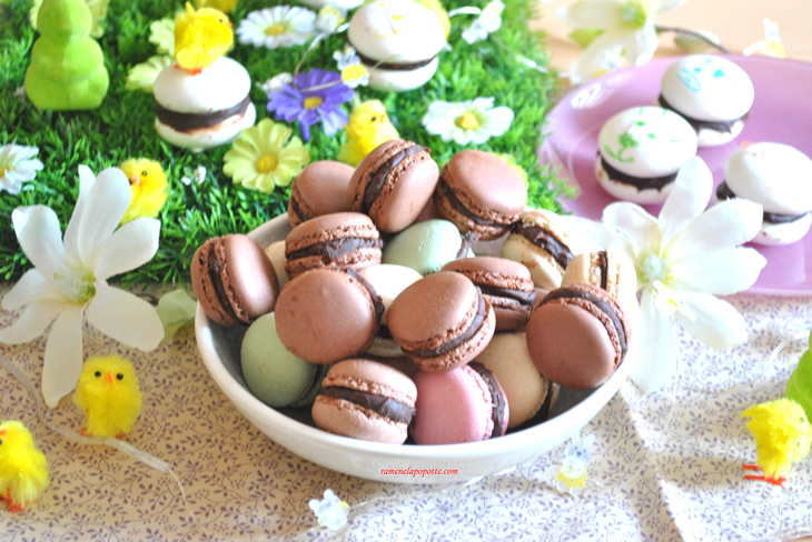 Mini macarons et meringuettes chocolat