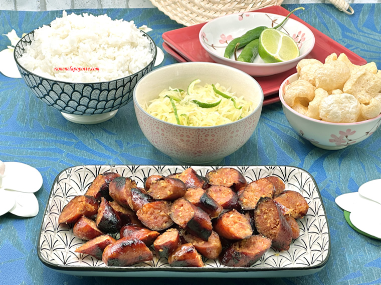 Saucisses citronnelle salade papaye verte