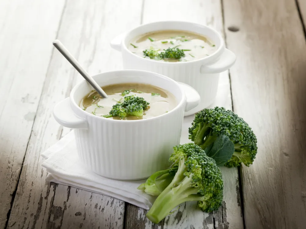 10 Recettes de Soupes et Veloutés au Brocoli Faciles et Savoureuses