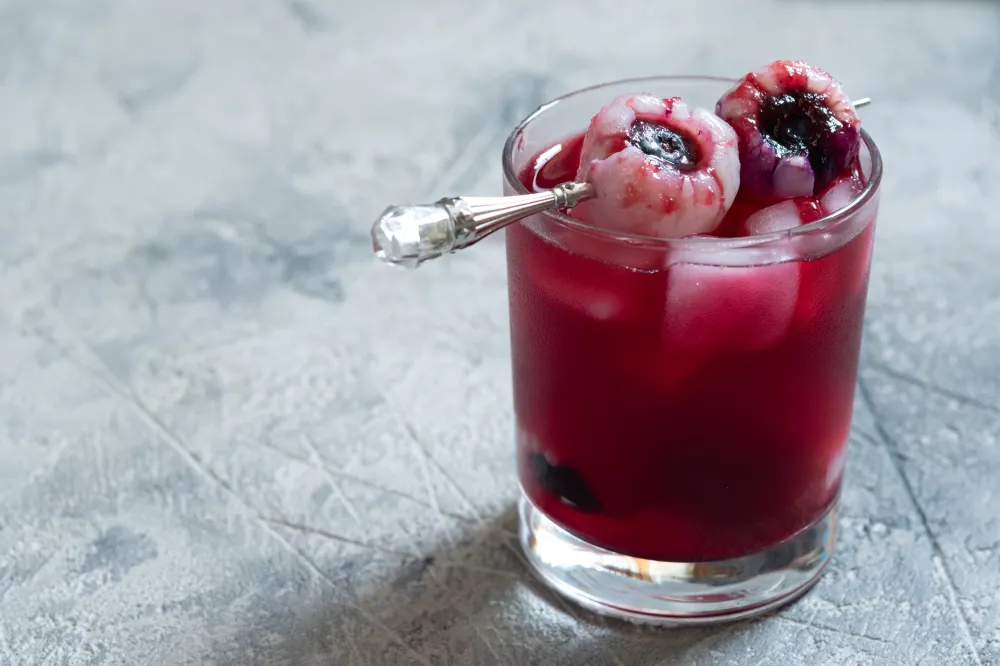 11 Recettes d'Yeux Monstrueux pour Halloween - Desserts et Cocktails Effrayants