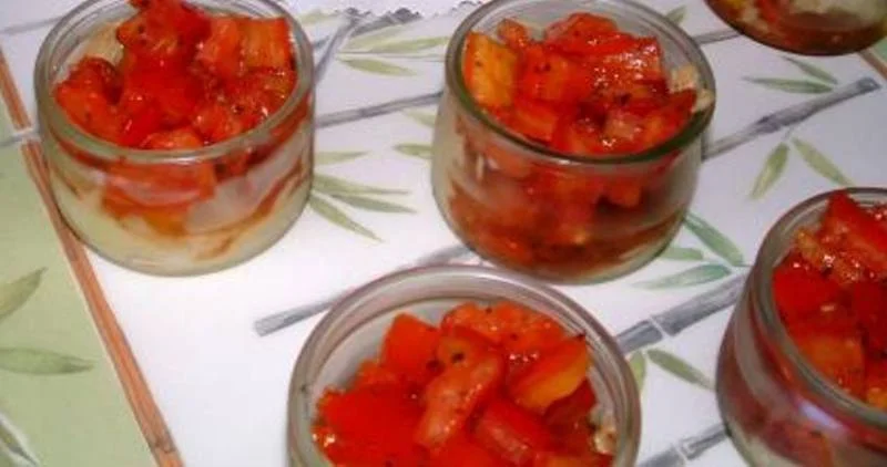 Amuse-bouches bicolores en mini-verres