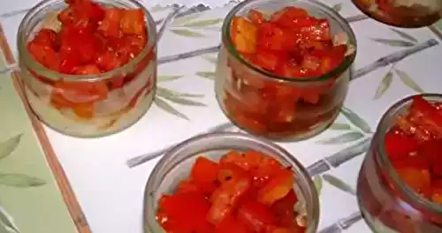 Amuse-bouches bicolores en mini-verres