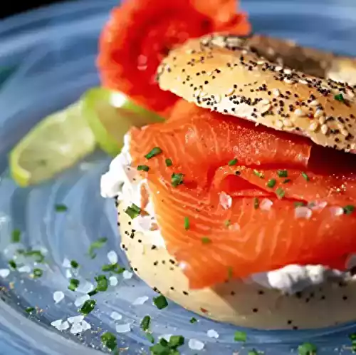 Bagel toasté au saumon fumé