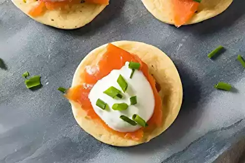 Blinis au saumon fumé et vinaigrette au miel