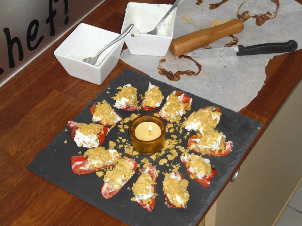 Bouchées croustillantes de poivron grillé à la crème de chèvre