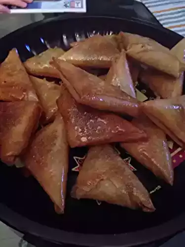 Briouats aux amandes enrobées de miel