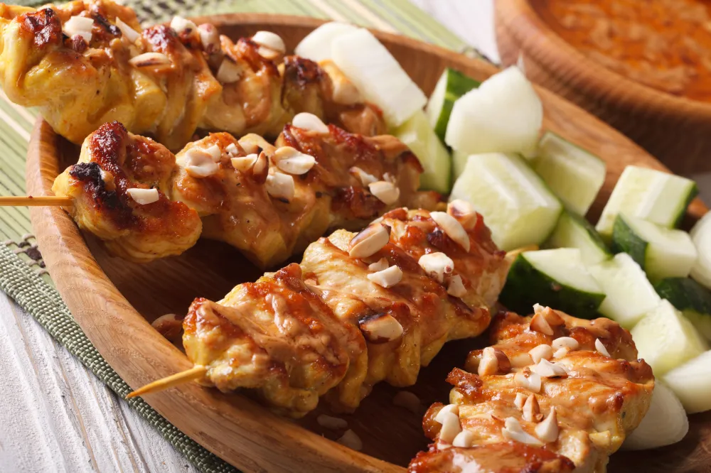 Brochettes express poulet satay