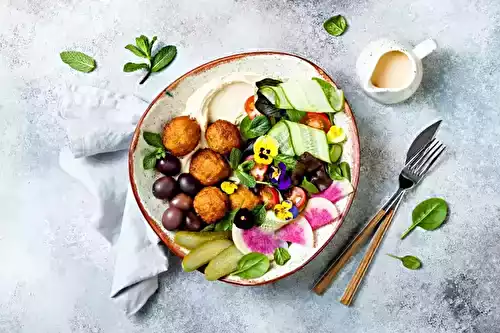 Buddha bowl aux croquettes de porc