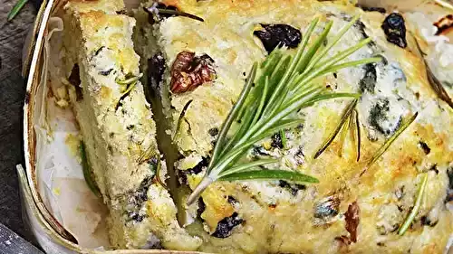 Cake complet au roquefort et aux noix