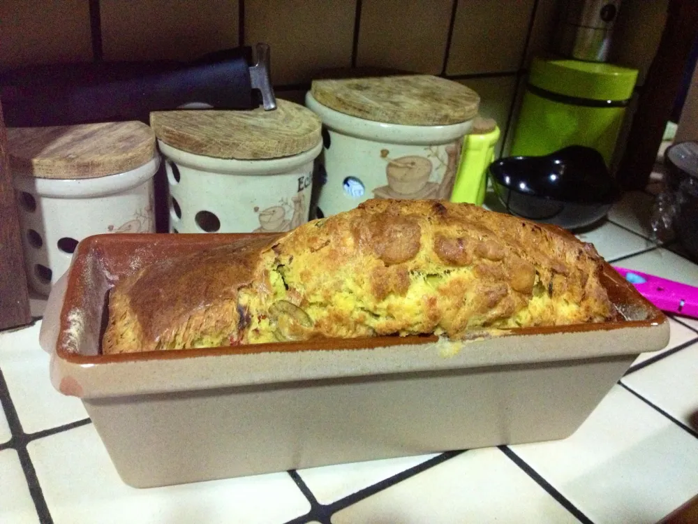 Cake feta-jambon-tomate