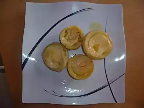 Canapés de fonds d'artichauts et chèvre