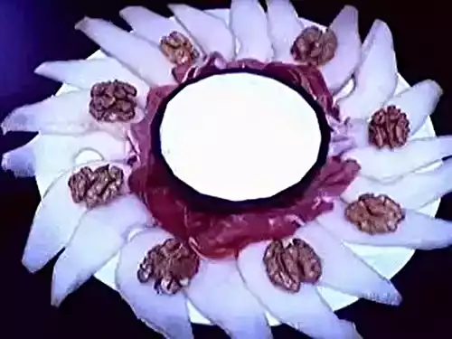 Chiffonnade de jambon poire et roquefort