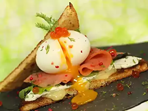 Club sandwich saumon fumé-mozzarella-oeuf mollet