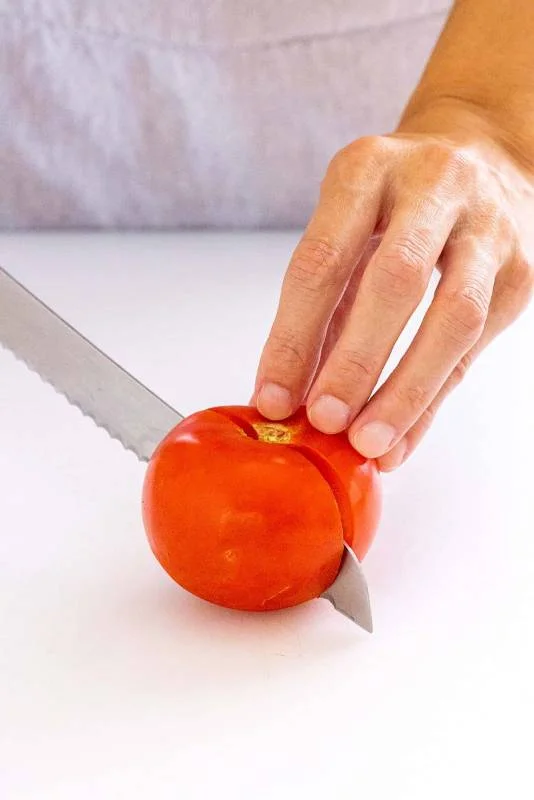 Comment Couper une Tomate Comme un Chef | Techniques et Astuces Françaises