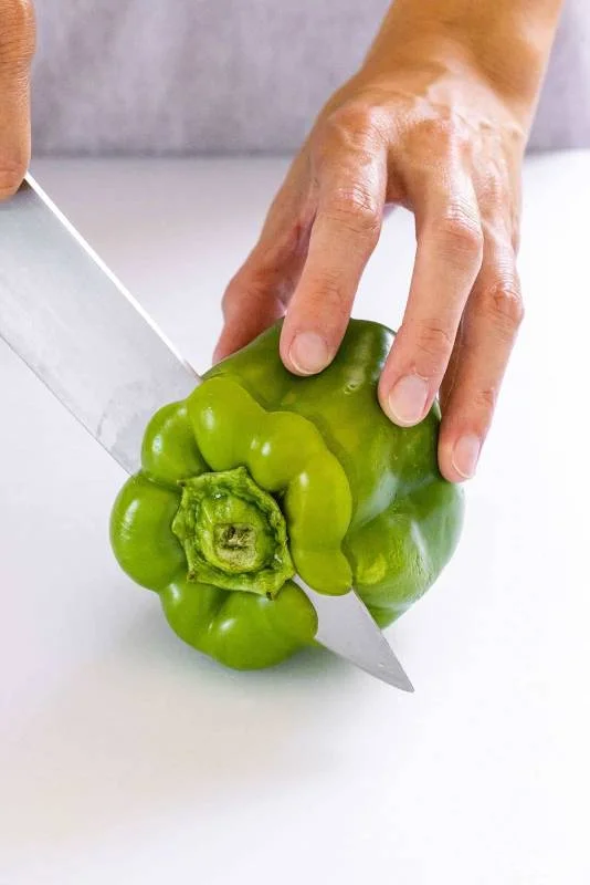 Comment Découper un Poivron : 6 Techniques Professionnelles et Conseils de Chef